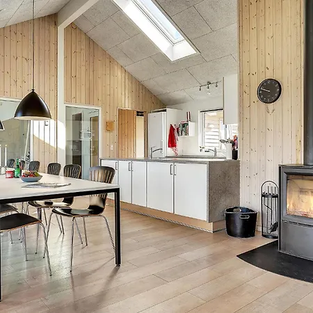 Holiday home Pet Friendly In Bogense With Kitchen *
