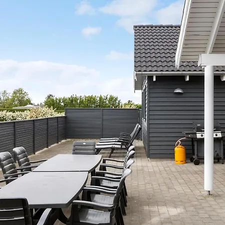 Holiday home Pet Friendly In Bogense With Kitchen